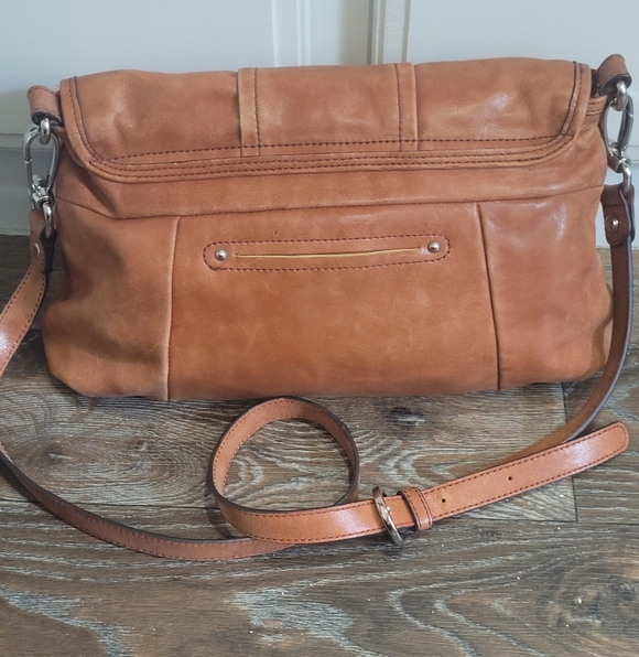 B. Makowsky Crossbody Leather Purse Bag Orange - Picture 2 of 10